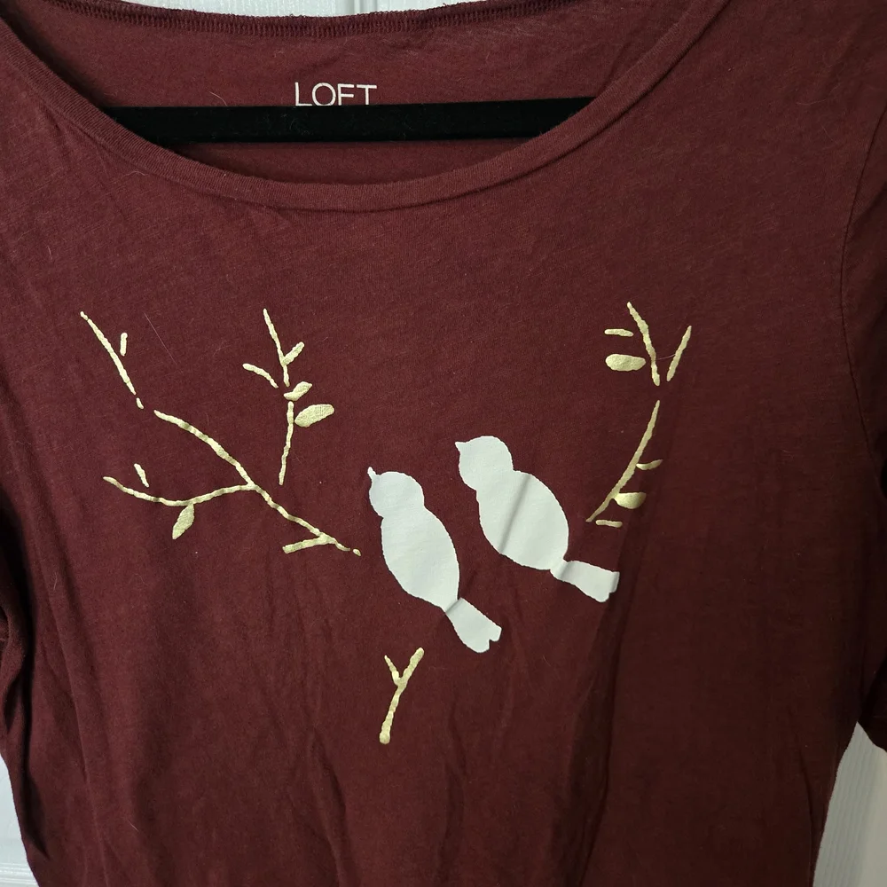 LOFT Maroon Tee with Gold & White Bird Design - Picture 2 of 3